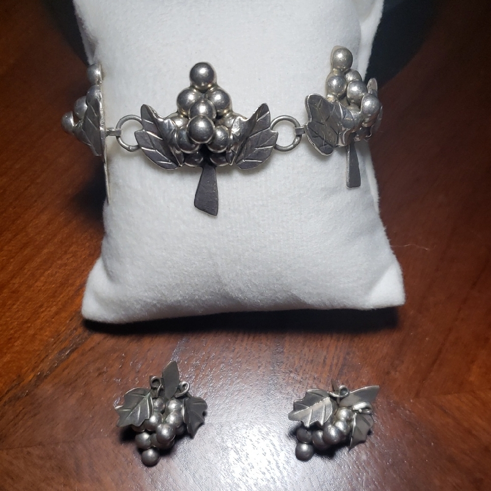 MEXICANA 925  Silver Leaf and Berry Bracelet with matching earrings